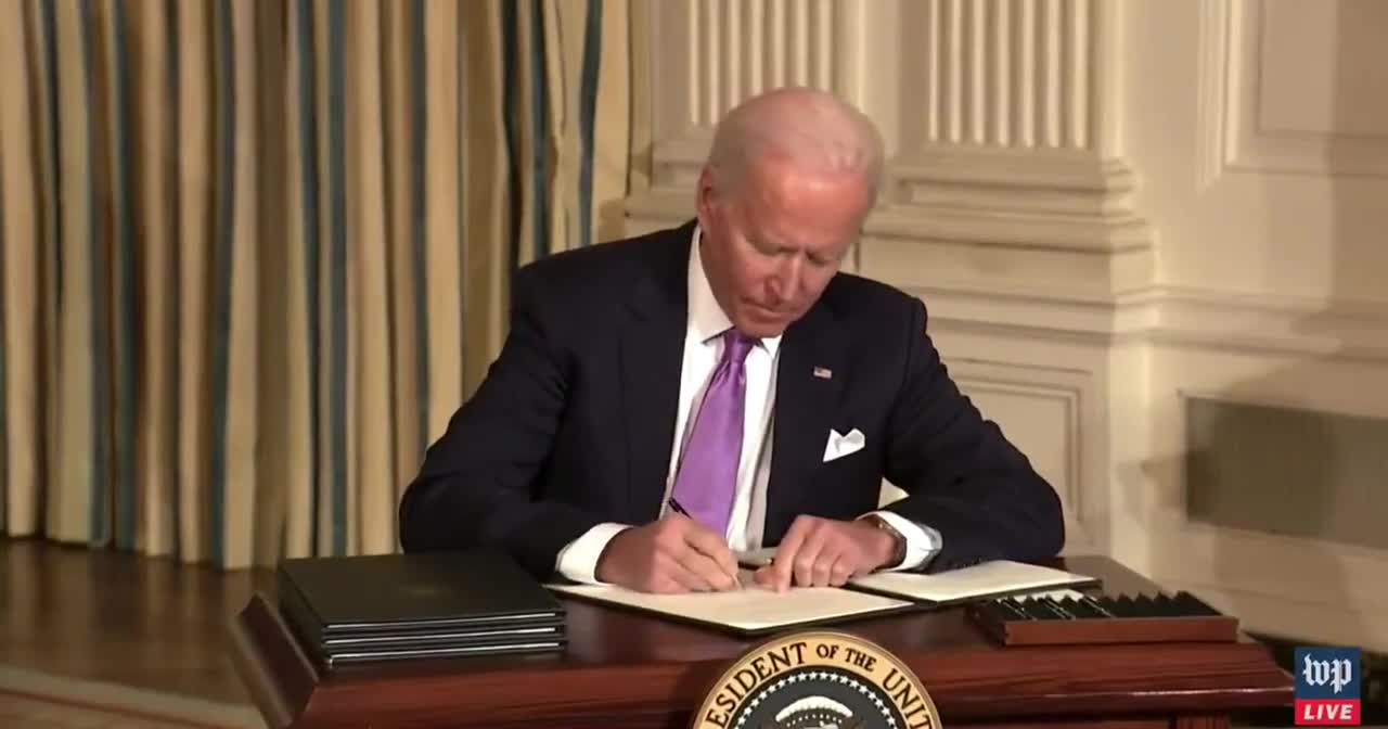 President Joe Biden Unable to Place Pen in Suit Jacket