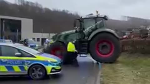 Die Polizei unser Freund und Helfer 👀