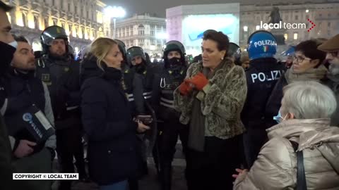 Una signora fa scappare la Polizia con la forza delle parole