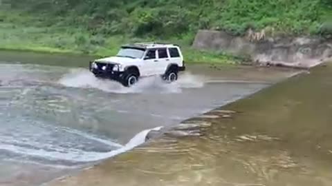 Look at the power of the Jeep in difficult situations