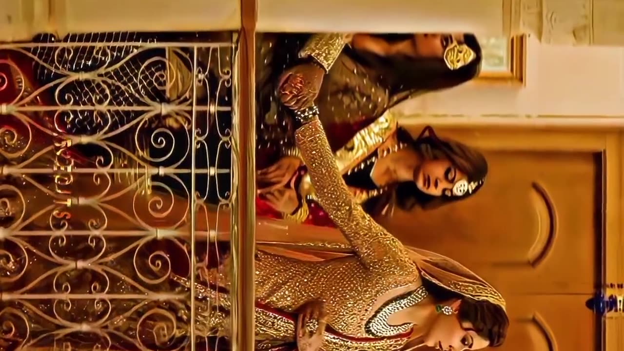 The magic of this song never becomes old .....Movie - Ae Dil Hai MushkilSong