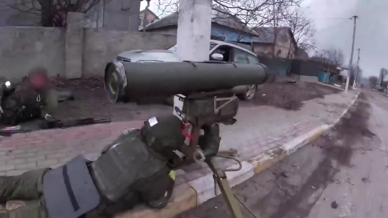 Russians Land at Gostomel, Kiev