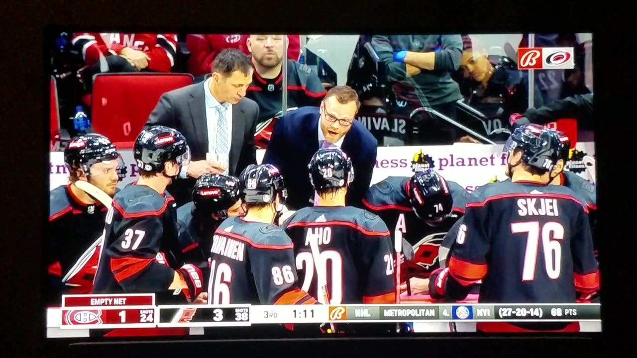 MTL vs CAR - Hurricanes Win 4-1