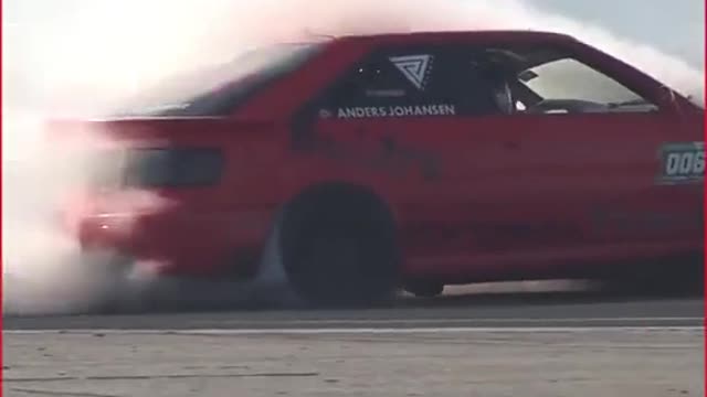 Racing cars on the racetrack drift and repair cars