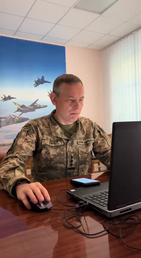 Who makes the morning infographics of destroyed Russian air targets?