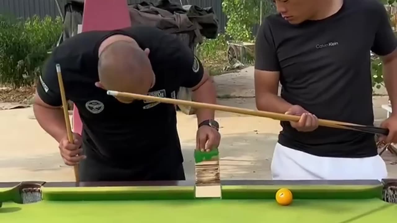 Super Funny Billiards Play