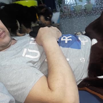 Dad came home from work, uraaa))