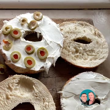 WHAT’S ON YOUR BAGEL?