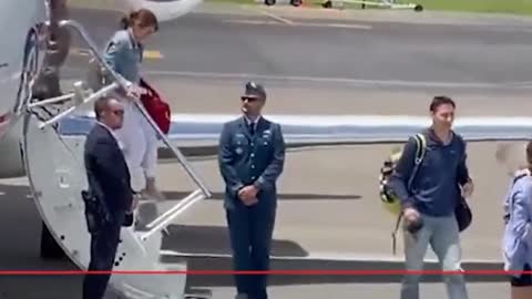 Trudeau et famille arrive en jet privé sans masque au Costa Rica