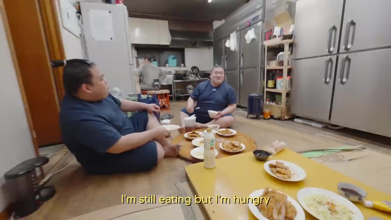 24h dans un centre Sumo (+10,000 calories, entraînements...)