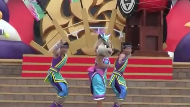 Amazing Cartoon Show Dance On Stage