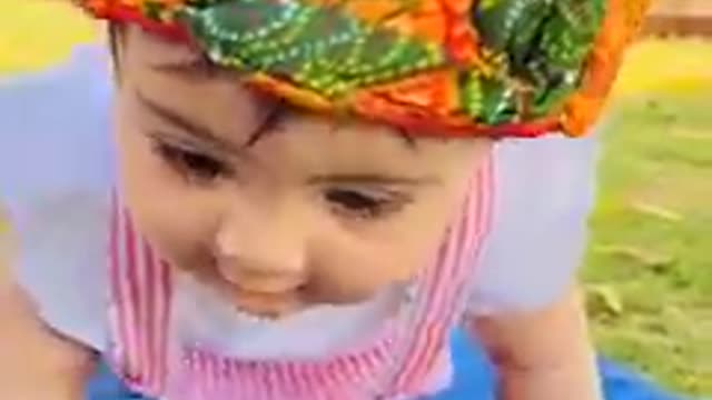 You cant'ignore her cutness๐๐๐