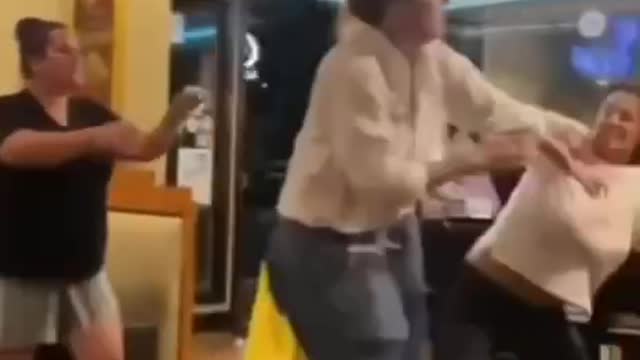 Lady goes FULL KAREN over vaccines...spoiler, she was arrested!