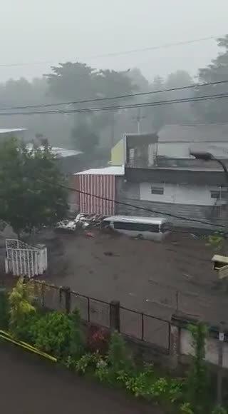 FLASH FLOODS Devastate East Java Indonesia - 11 people missing