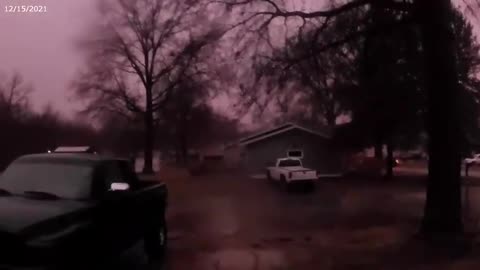 Iowa Storm - Watch how dark it gets! Watch till the end