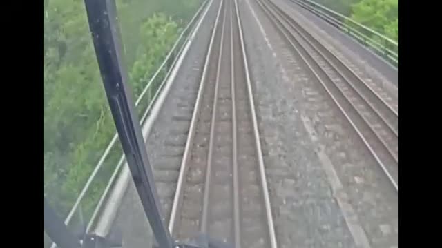 3 Canadian teens walk on rails, nearly hit by moving train