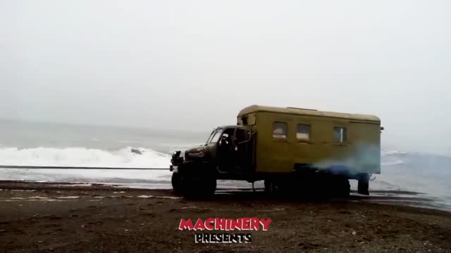 Top 10 Extreme Dangerous Idiots Truck Fails