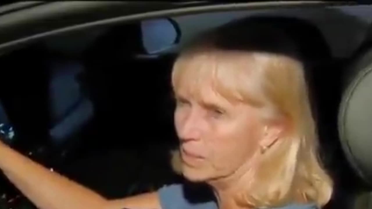 世界の終わりについての緊急放送をテレビで見た人もいました。