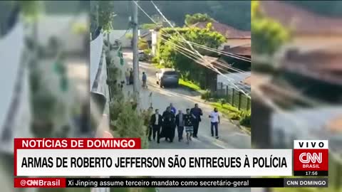 Padre Kelmon entrega armas de Roberto Jefferson à Polícia Federal | CNN DOMINGO