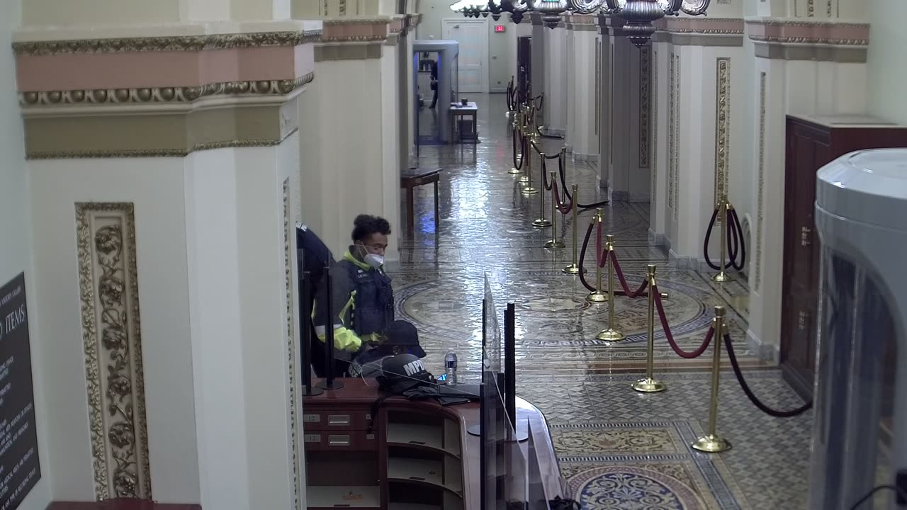 0361USCH03HouseGalleryNWnearH323_2021-01-06_18h48min22s283ms.mp4