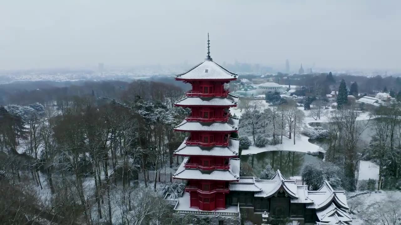 Japan in 8K ULTRA HD - Land of The Rising Sun (60 FPS)