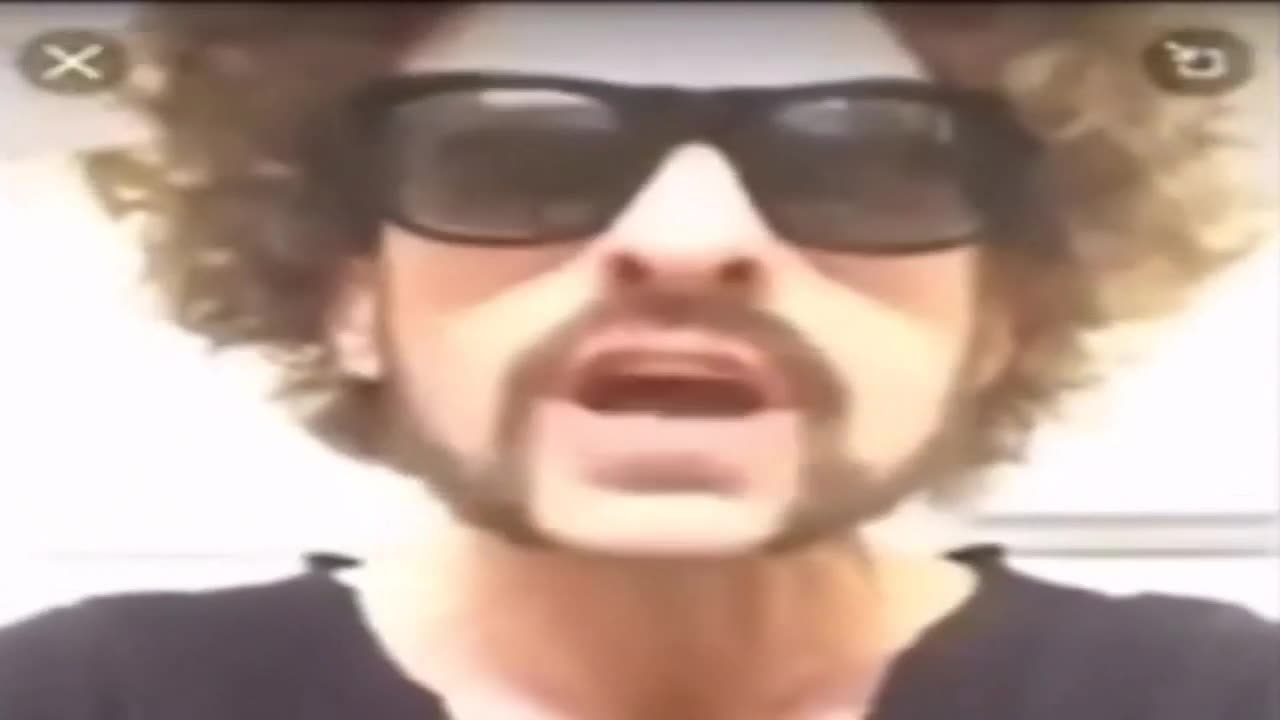 Isaac Kappy——Through the Looking Glass