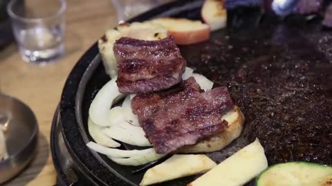 How To Eat Korean BBQ: A Beginner's Guide