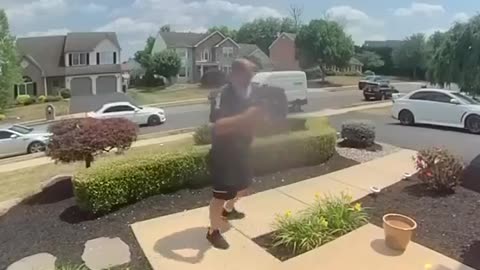 Reading Pennsylvania - 2 MEXICANS FIGHT over who STEALS package FIRST