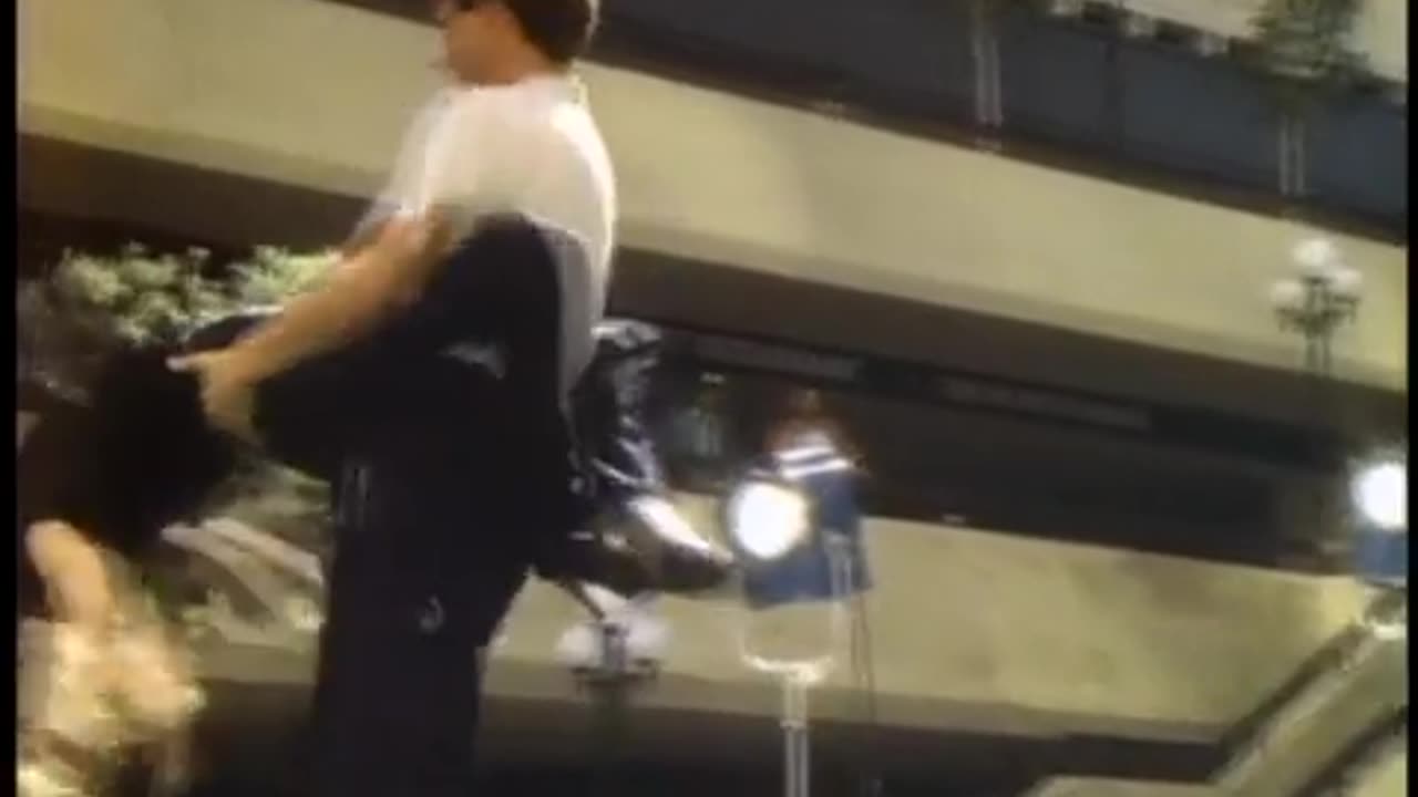 Olivia Newton-John - Please Don't Keep Me Waiting (1979)