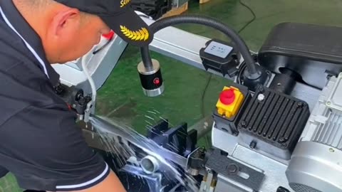 portable metal cutting band saw machine