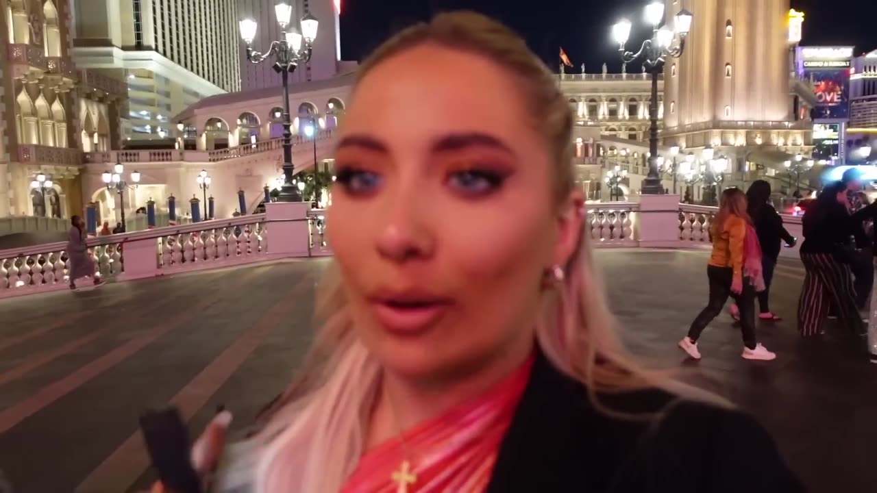 WE ARE IN VEGAS!! Spend a few days with us in vegas *this is messy lol*