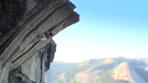 Intense Free Solo in Yosemite By The Legend, Dean Potter