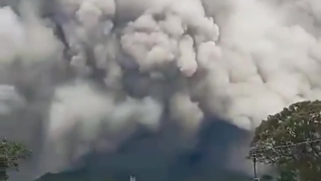 Massive Volcanic Eruption Indonesia