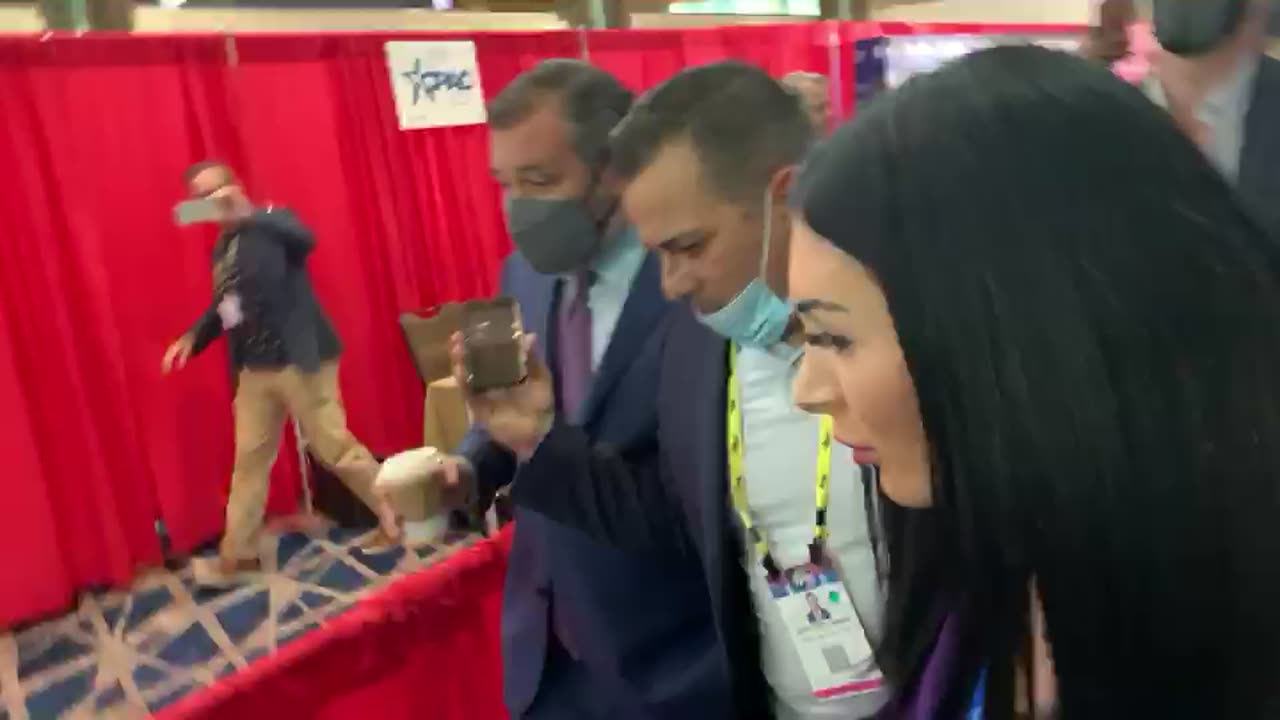 Ted Cruz Ignores Laura Loomer at CPAC