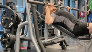 Incline bench press