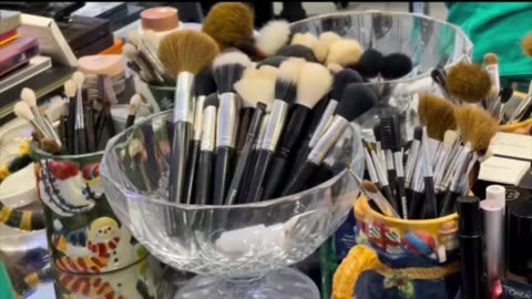 MAKEUP BRUSHES & ITS USES FOR BEGINNERS