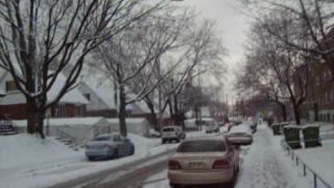 SNOW IN MONTREAL CANADA ON DECEMBER 23, 2011