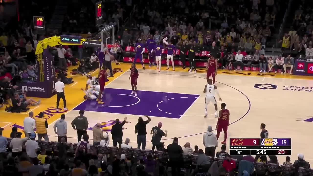 Russell Westbrook Carries Entire Lakers As Scores 10 Pts In 3 Minutes&Troll Entire Cavs !