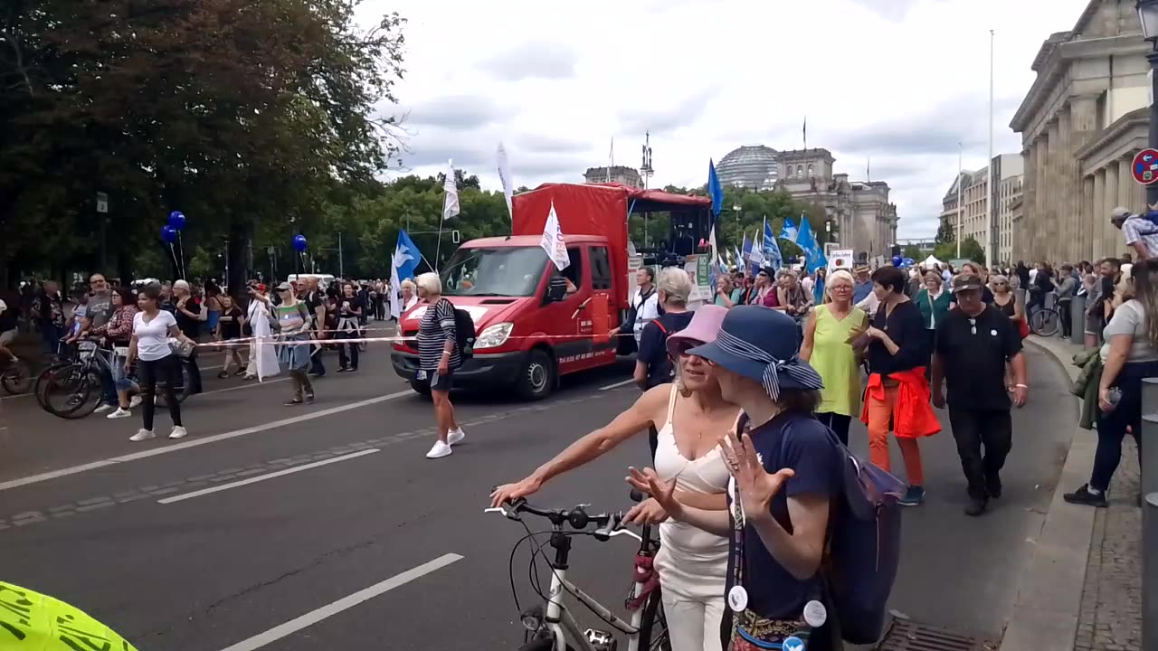 05.08.2023 Berlin Demo Tag der Aufarbeitung - Der Umzug beginnt