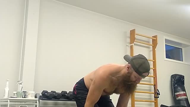 X3 bar. Squeze i bent-over-row