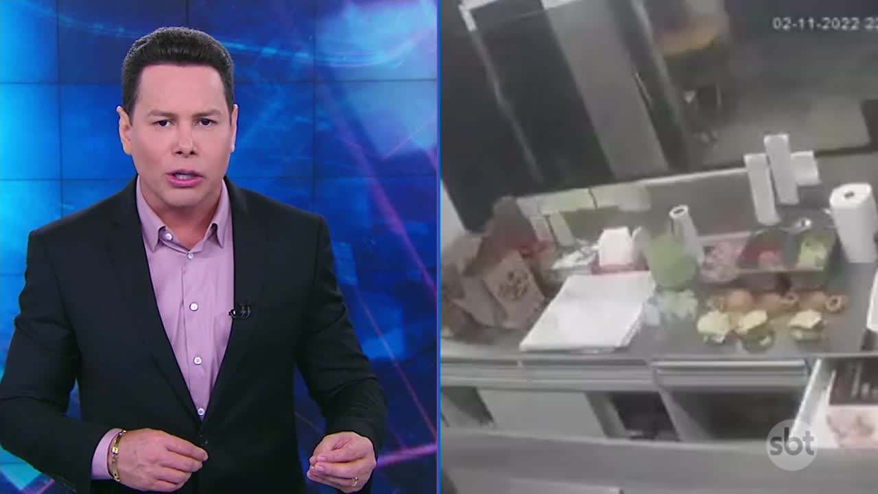 Assaltantes invadem hamburgueria e preparam lanches durante roubo | Primeiro Impacto (07/11/22)