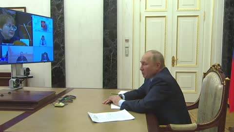 Vladimir Putin garantiu que Rússia não fará novas intervenções na Ucrânia