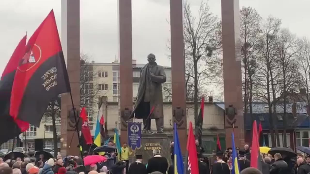 Meanwhile, in Lvov, a public prayer to Bandera was held.