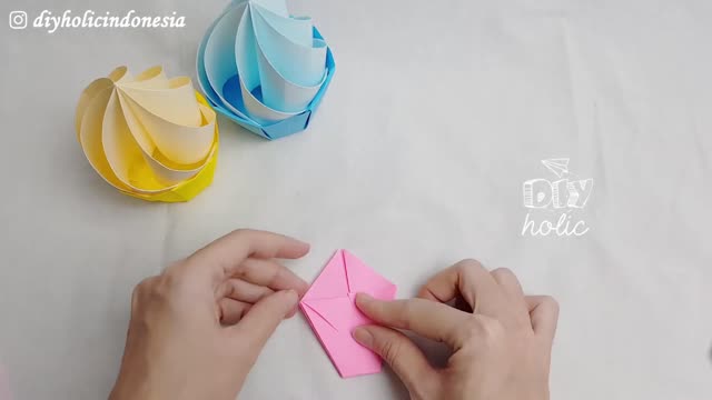 EASY ORIGAMI CUPCAKE | PAPER CUPCAKE CRAFT IDEAS