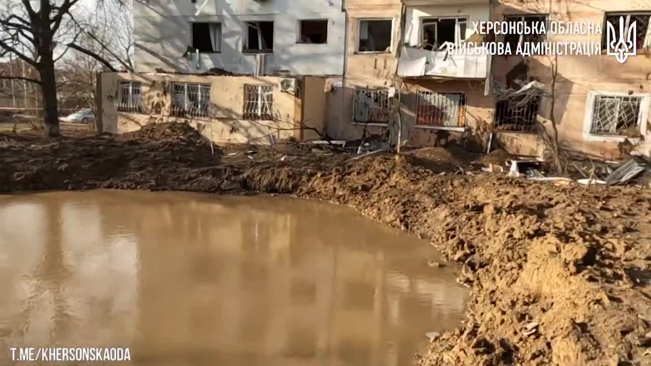 In Kherson, a Russian shell exploded under the windows of a five-story building