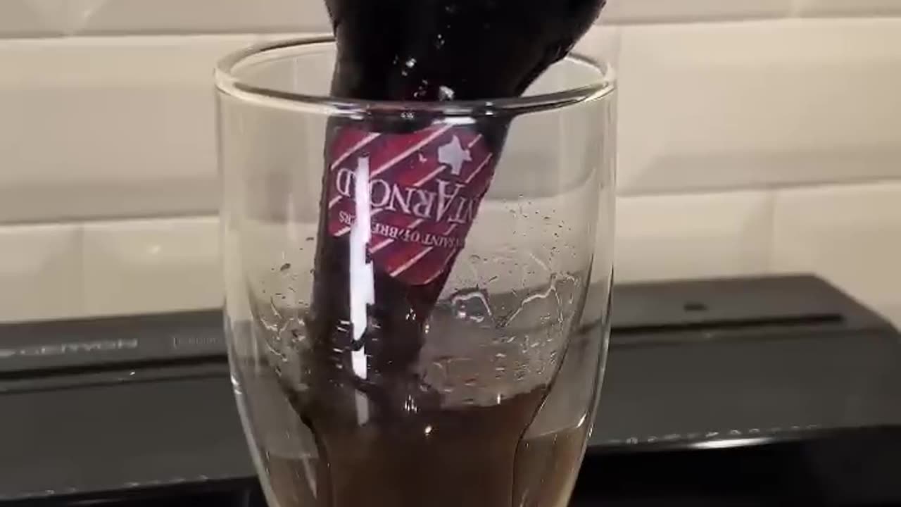 The perfect way to pour a root beer