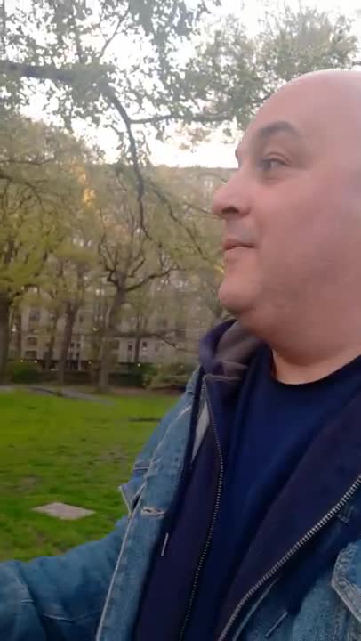 042521_9 APES FOR LIFE!