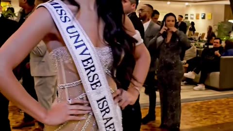 🇲🇽 #MissUniverse @ofirkorsia Team: @costaricanbarbie @kat.lotto