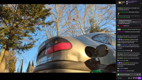 2023-02-14 (1bis) - Élina dort donc essence - Twitch Triskelina (version avec chat)