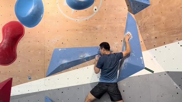 After two months of training, V4 was barely able to climb the rock for the first time after recovery